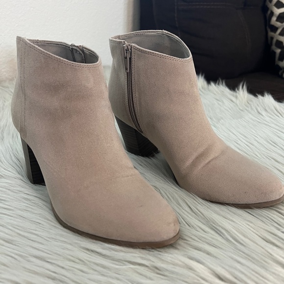 Old Navy Western Booties Faux Suede Ankle Boots Booties Size 7 - Picture 1 of 7